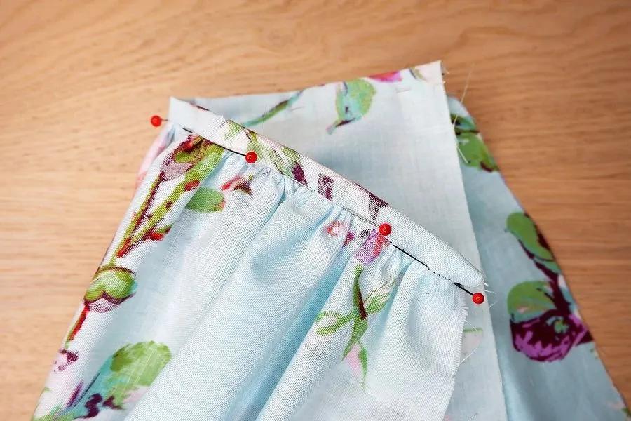 加工|俊美人台小董/精致雪纺连衣裙腰间抽褶的处理方法