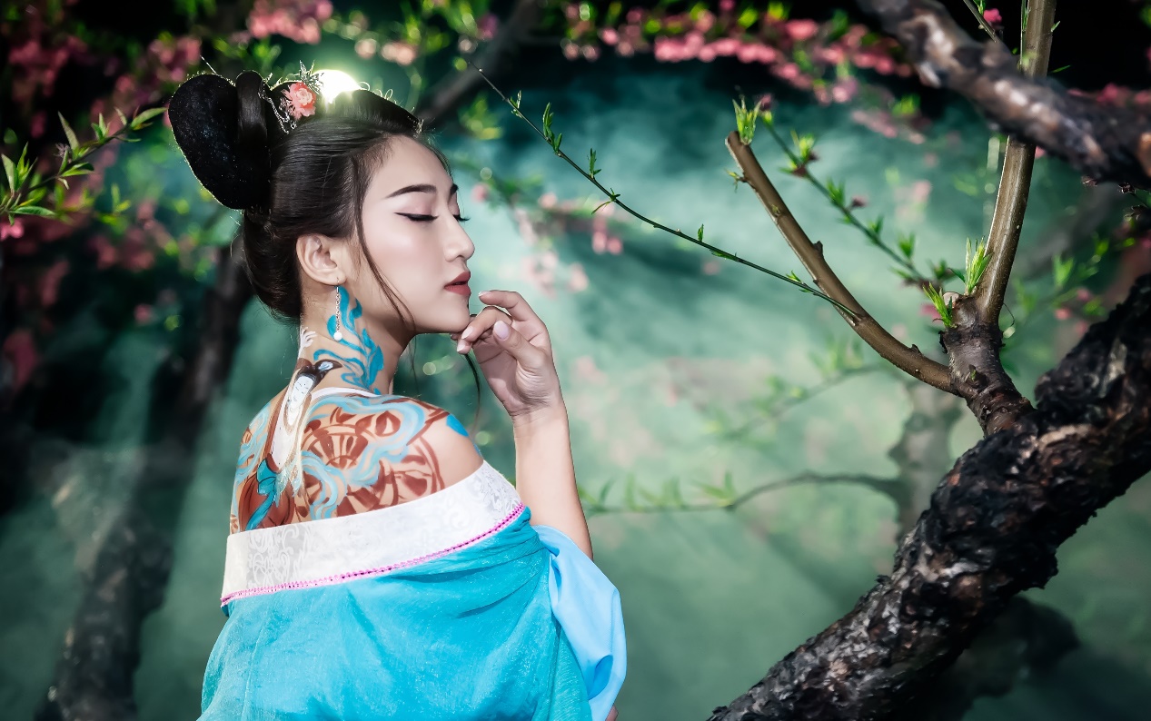古风气质美女要是放到古代就妥妥的贵妃命