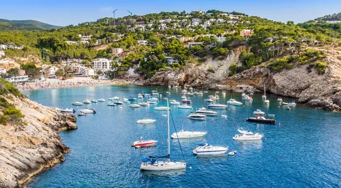 帕翠亚丨如果去旅行我想穿上它