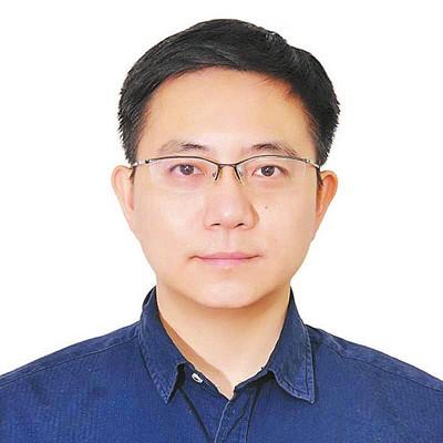 周宁男,汉族,1981年8月生,中共党员,博士研究生学历,现任华中科技大学