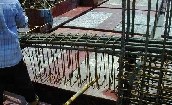 人员可能不太理解下面这个经典的"梁受弯试验"分别对"适筋梁,超筋梁