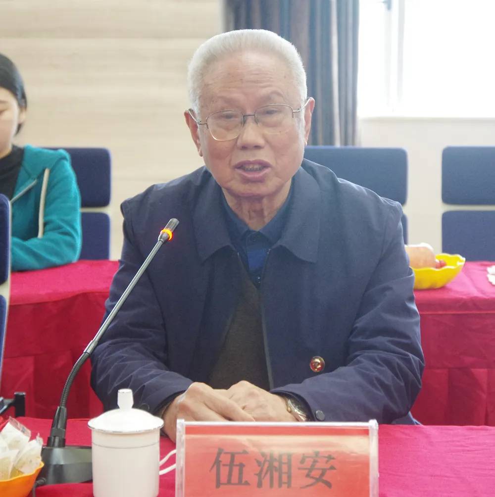 在起航前的发布会现场,安化县常委,副县长陈灿平先生再一次莅临.