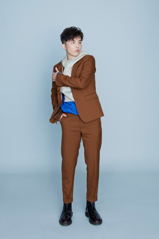 宋念宇推出全新单曲脸以拟人化手法呼吁关爱地球