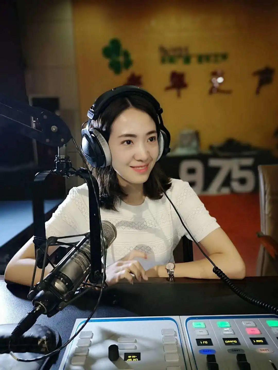 主持人:杜远谷雨养生茶健脾祛湿茶,五汁生津茶探索国医精髓,品味中医