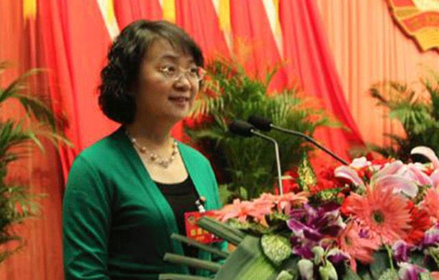 原创钟慧娟从化学老师到新晋女首富