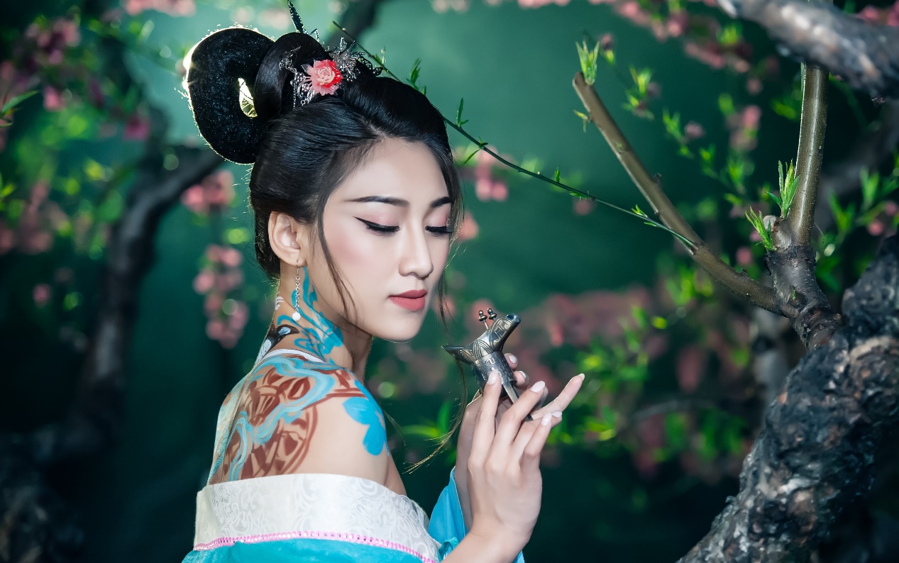 古风气质美女要是放到古代就妥妥的贵妃命