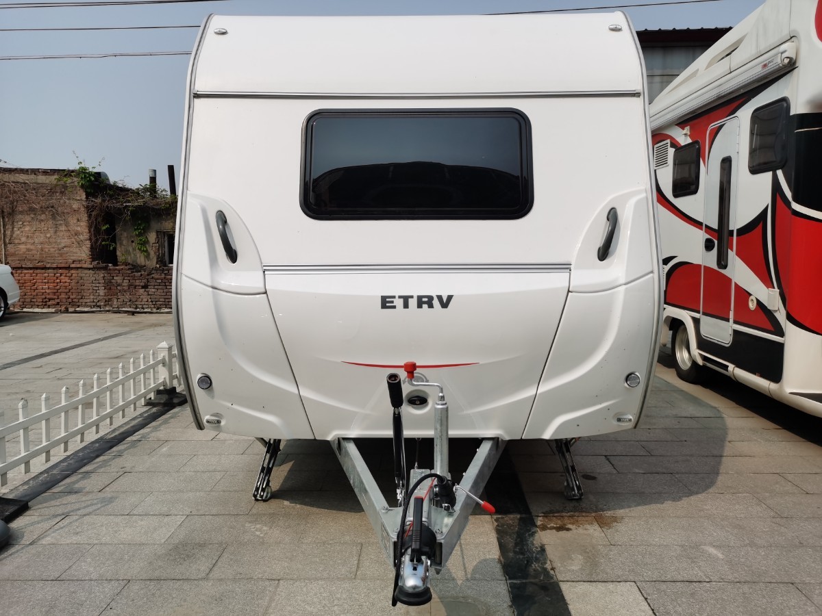 16t就能拉着走的拖挂房车竟然可满足四人的使用才十万