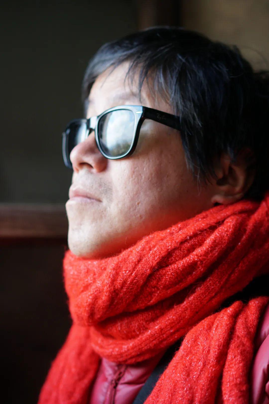 民谣诗人周云蓬用耳朵来一场说走就走的旅行