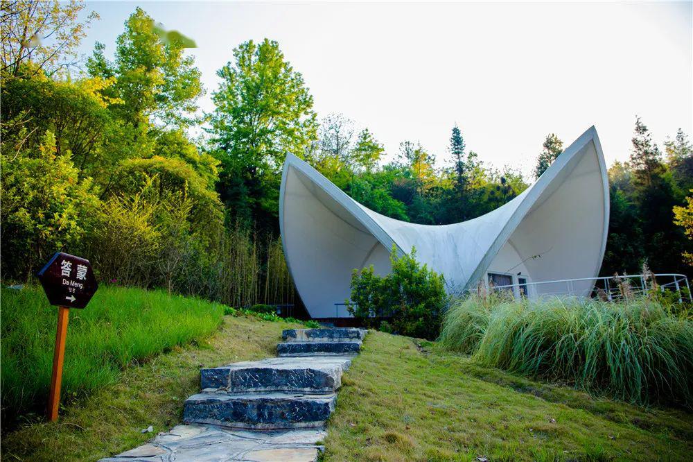 山歌对唱苗族的"上刀山,下火海"绝技五一期间来格凸河怎