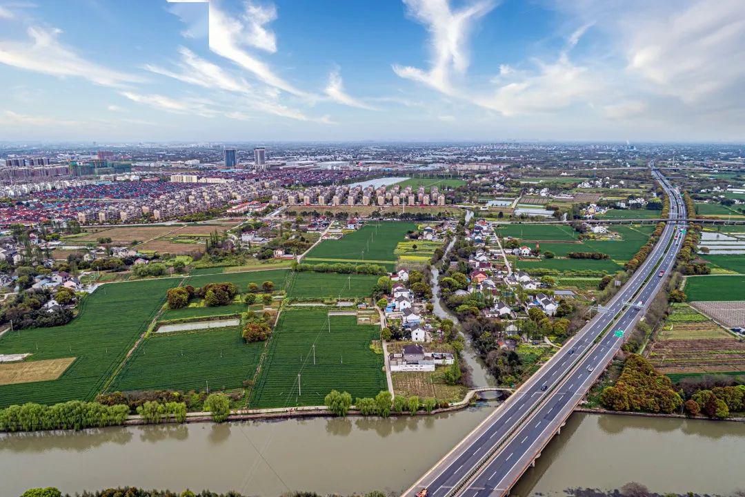 余新镇迎风奋楫打造高铁新城南部重要板块示范区