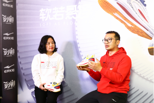鞋圈大神"极客鞋谈"老牛空降分享会现场,直接对话鸿星尔克首席创新师