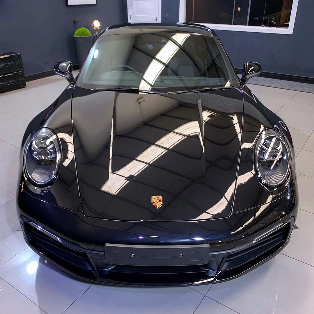 完全被黑化的保时捷911 carrera 4s最妖娆!