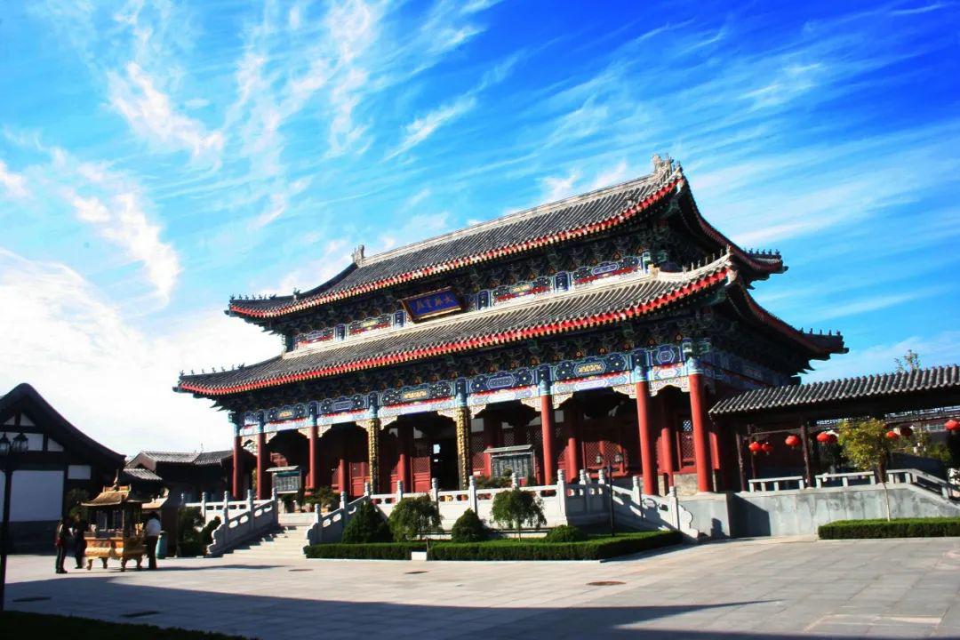 元代诗人,画家王冕曾作有诗写道:在王羲之故居内,为全国重点文物保护