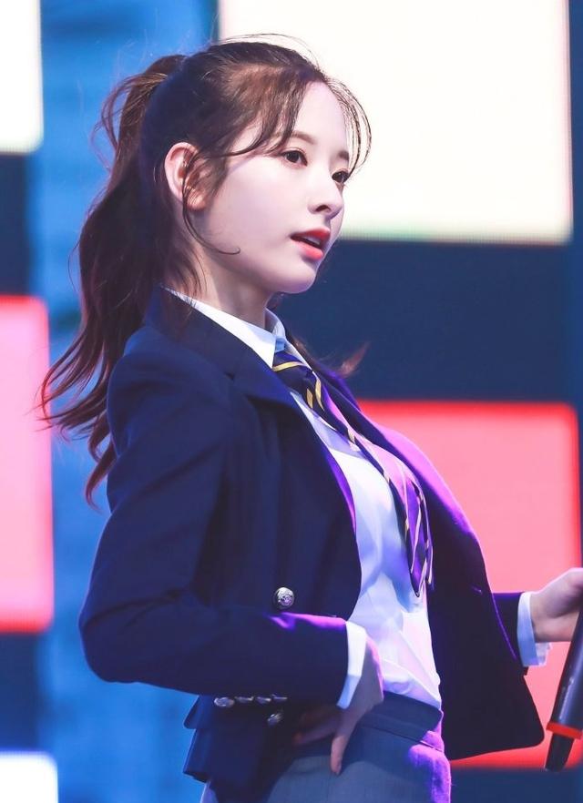 她曾说母胎单身!_苞娜