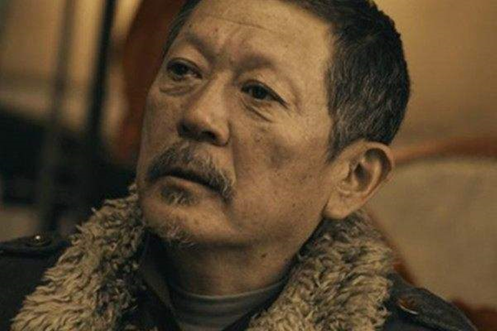 《我的团长我的团》郝兽医被炸死之后,为何炮灰团会集体发飙?-搜狐大视野-搜狐新闻