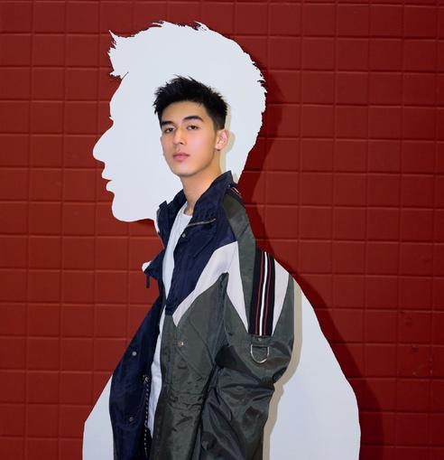 鼻子比黄轩的都大,星海学院校草太太太帅了!