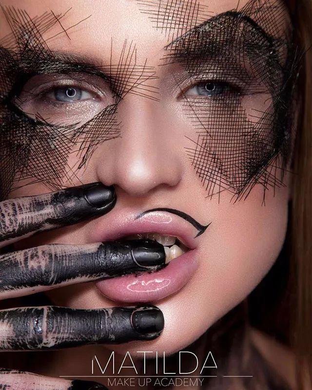 值得收藏 | 只用黑色来画创意妆!