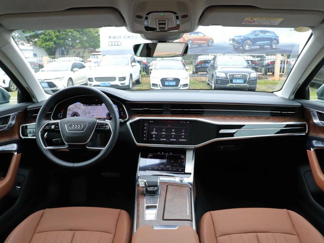 全新一代奥迪a6 allroad内饰与现款a6l相同,也跟新款q7一样,熟悉的三