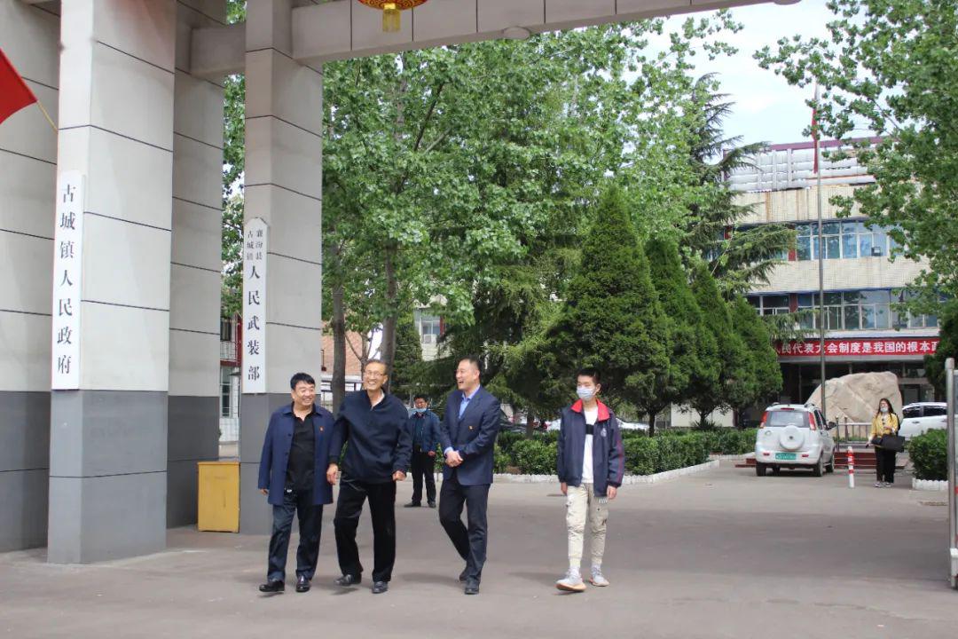 古城镇春风十里不如你温暖