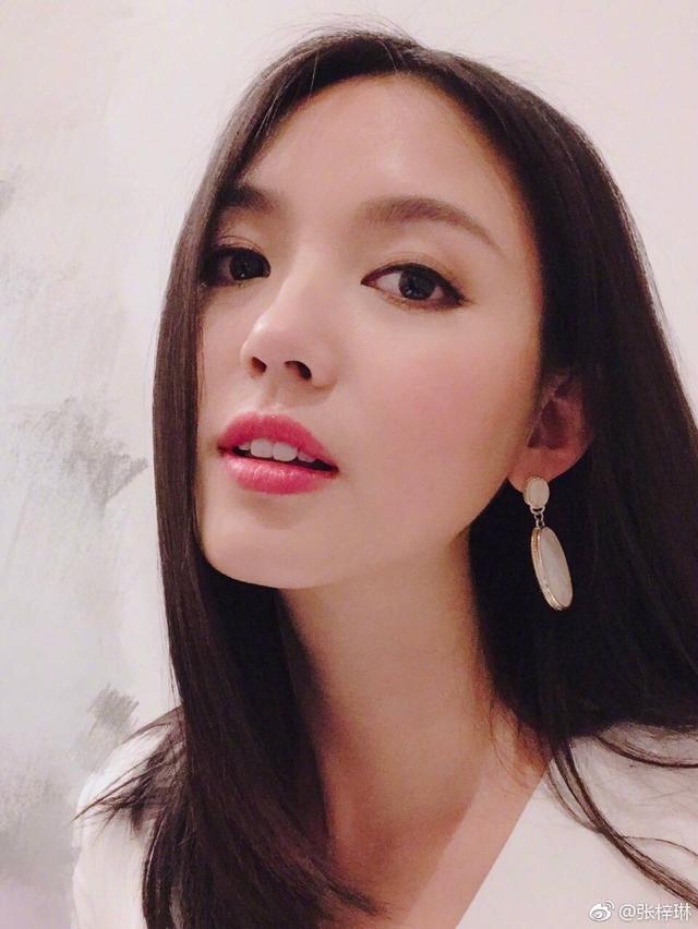 中国十大超级模特：之张梓琳（张茵、Eilin）_同年