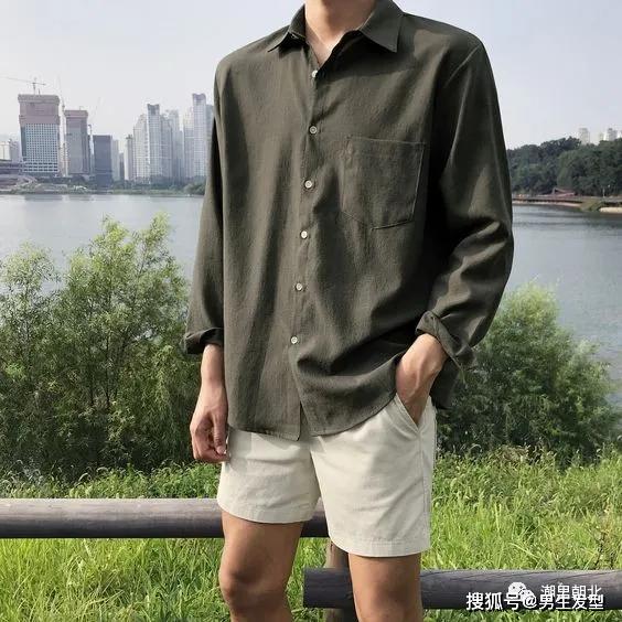 男生短裤衬衫穿搭帅了一脸