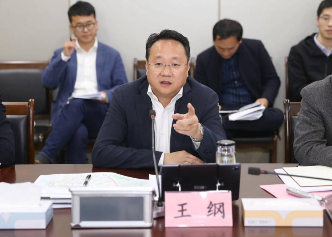 今天下午,市委副书记,代市长王纲赴市交通运输局,专题调研高水平交通