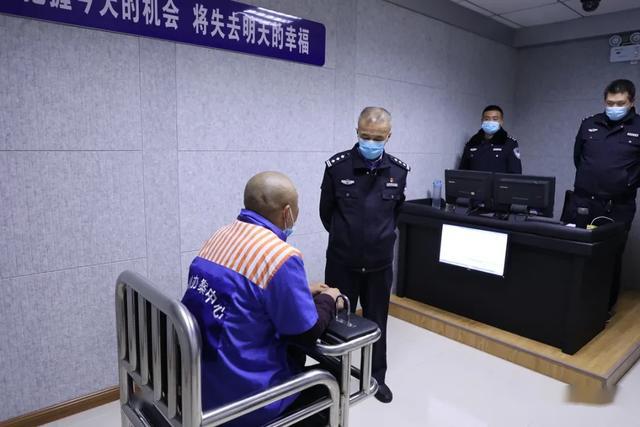 陵川警方破获"4.15"重大聚众赌博案,抓获涉赌人员18人,收缴赌资10.