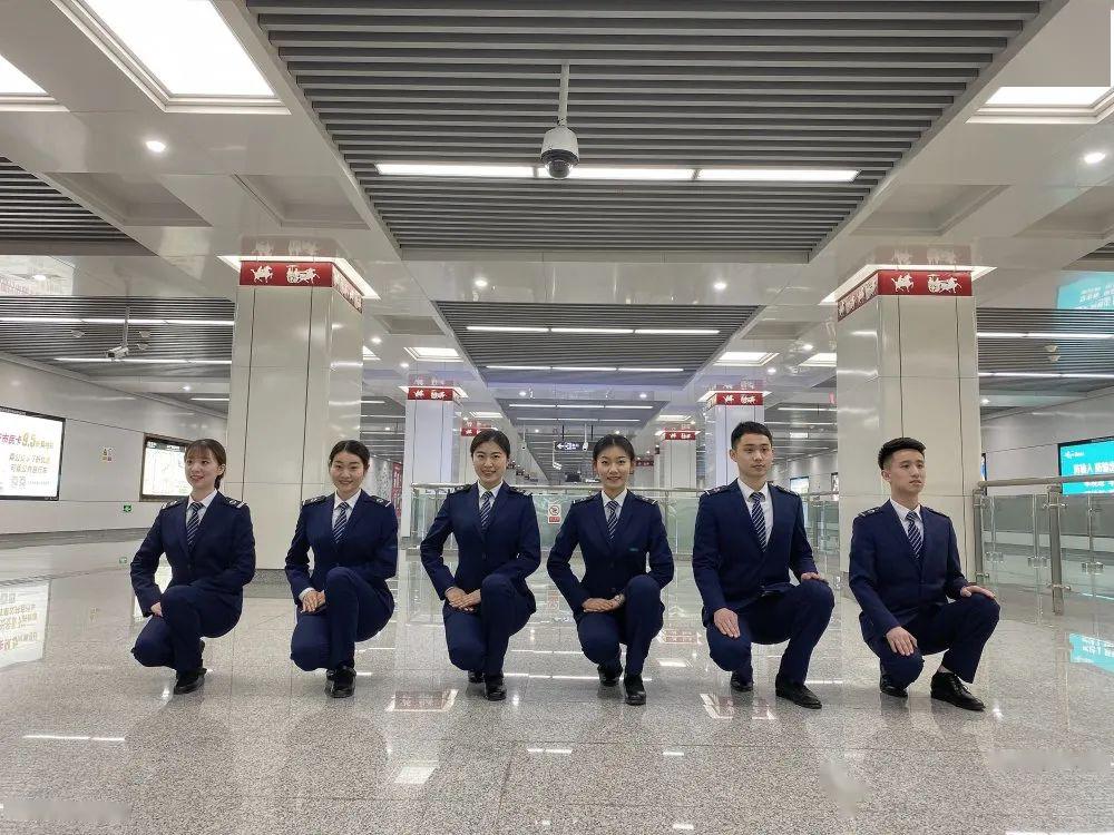 地铁城市地铁站务人员服务礼仪标准版之一值得学习