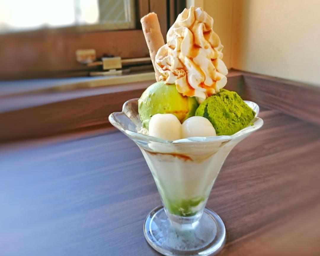 超大冰激淋芭菲20个人都吃不完