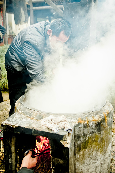 如果想体验一下当地的美食制作,那么不能错过村里的打年糕跟做镬糍的