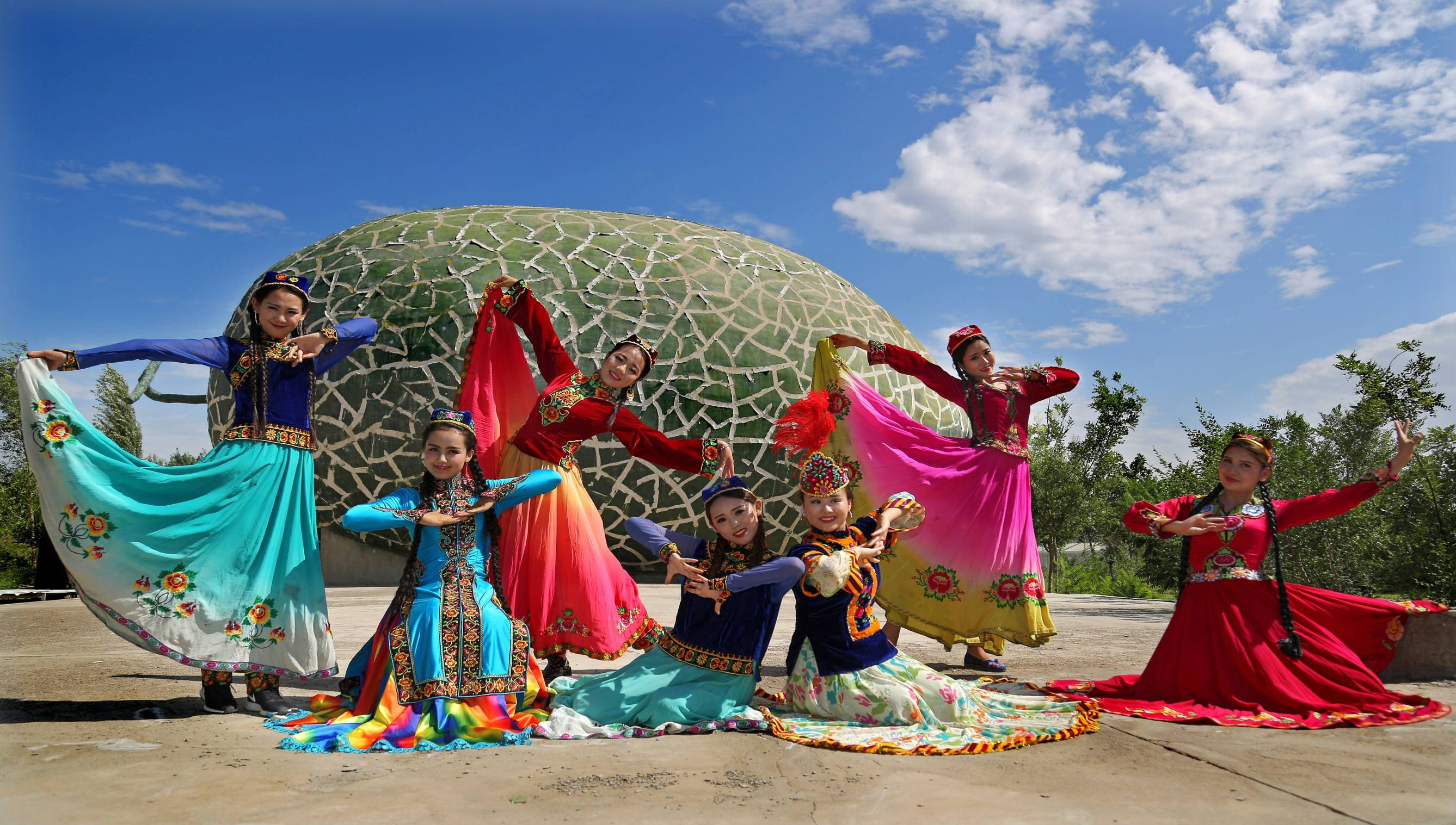 云游中国| 哈密瓜园