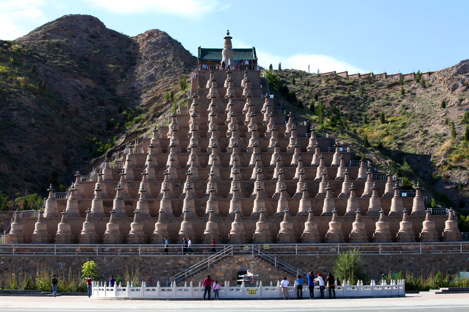 青铜峡塔林图片