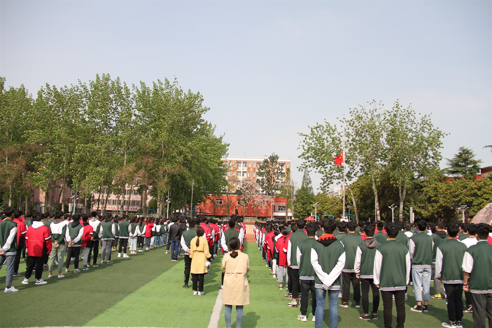 汴梁教育开封市25中组织举行国家安全教育主题升旗仪式