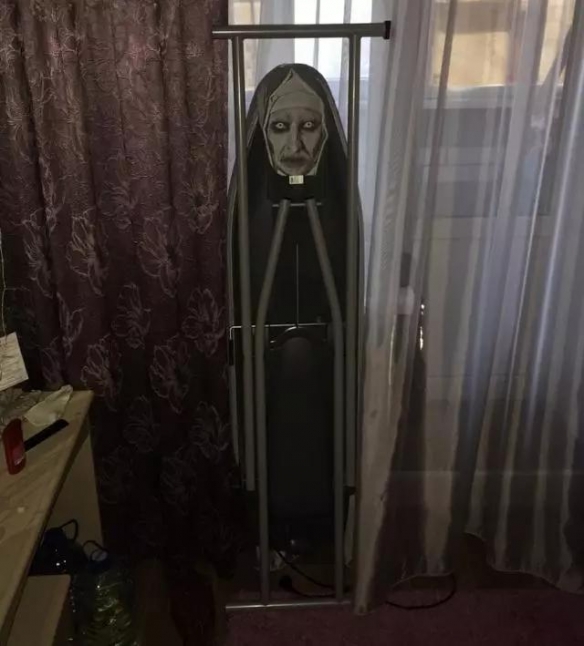 性感比基尼美女沙滩惊悚换头22张神奇的错觉照片
