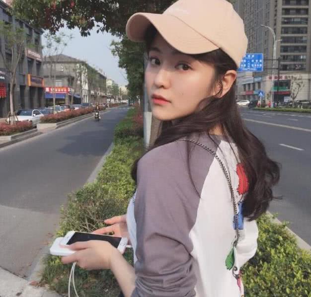 斗鱼前edg童扬抛弃琉璃也抛弃了初音未来看完纯子照片懂了