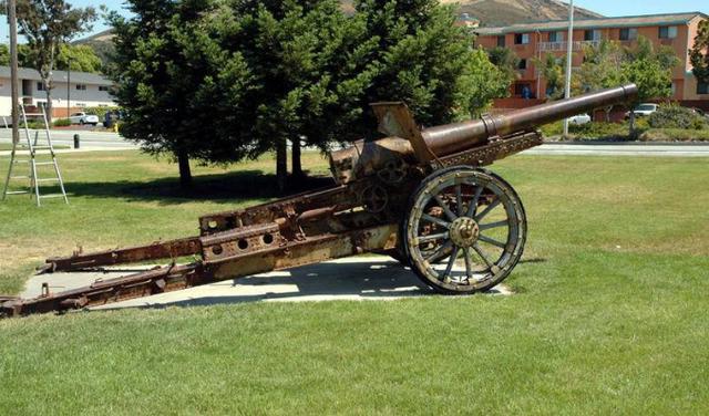 当时世界上重量最轻的150毫米重型火炮,全重比德军88毫米高射炮还要轻
