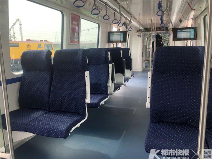 杭州首现横排软座的地铁快速运行时更稳预计明年通车