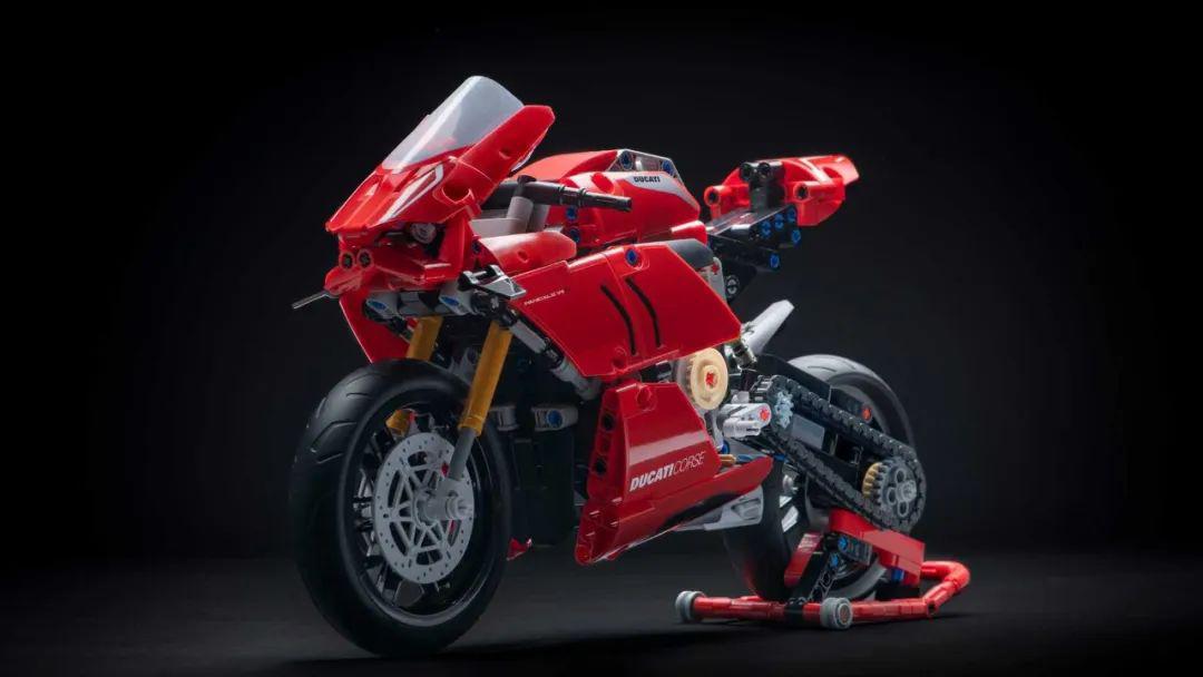 乐高technic 新品!杜卡迪 panigale v4 r 摩托车