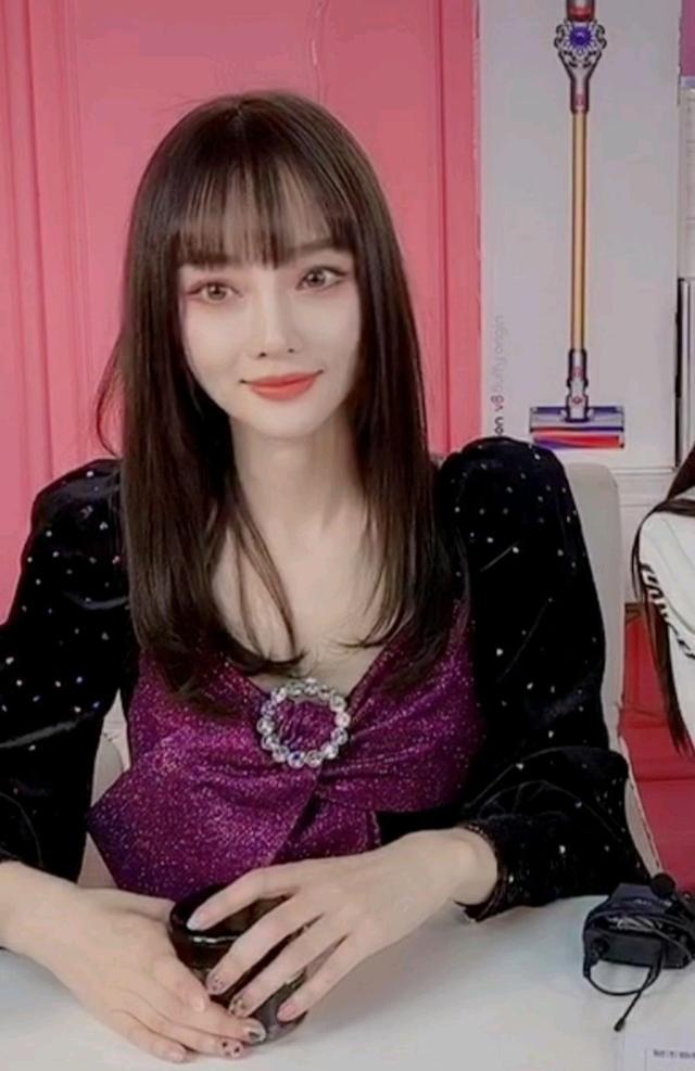 原创李小璐直播带货超4000万不输罗永浩都是为了生活