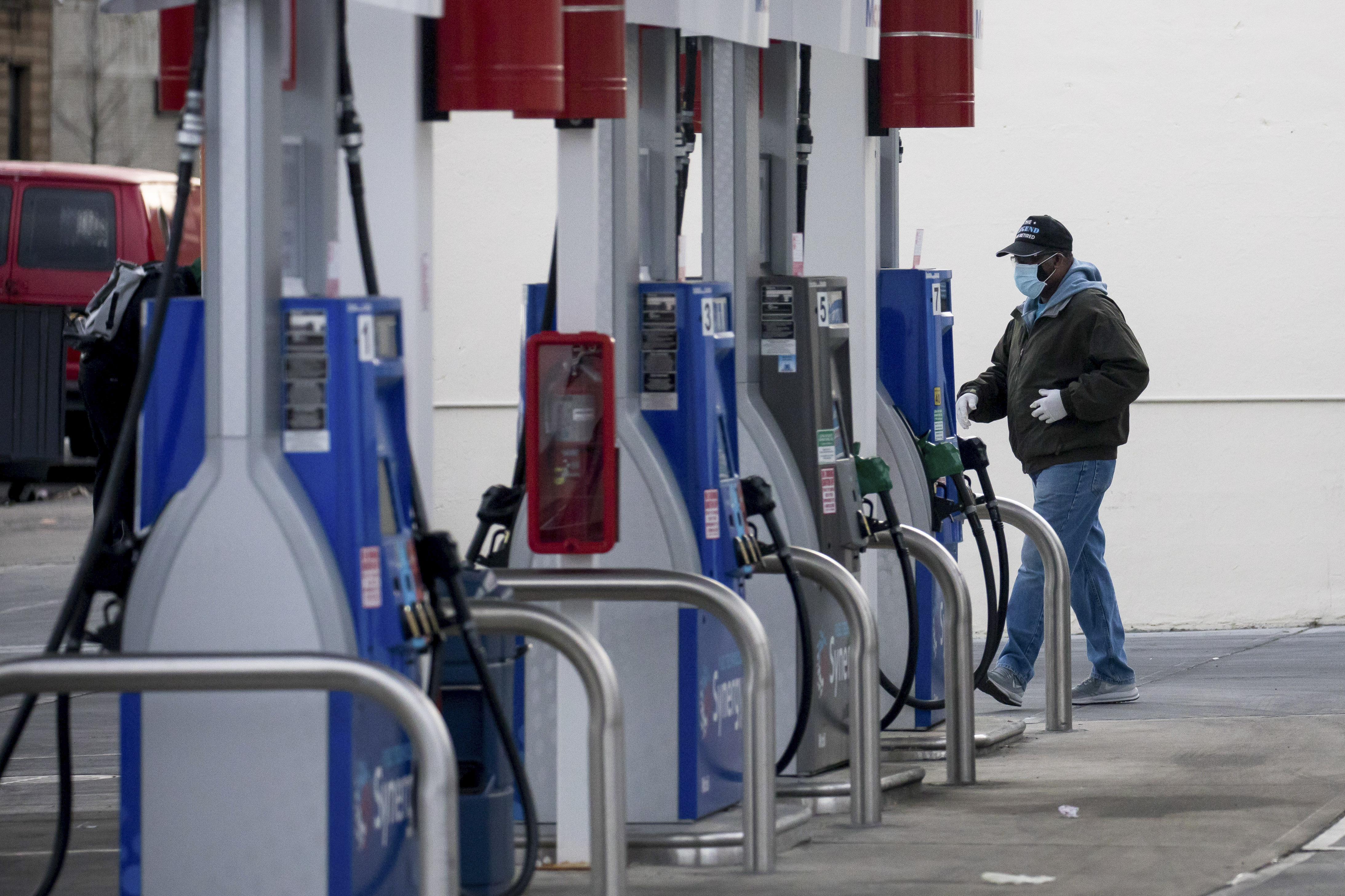 纽约油价日罕见跌入负值 从美国