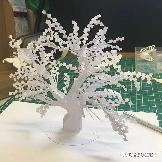 她用4000多张纸制作的鸟类与蝴蝶雕塑,每一只都栩栩如生,令人敬畏!