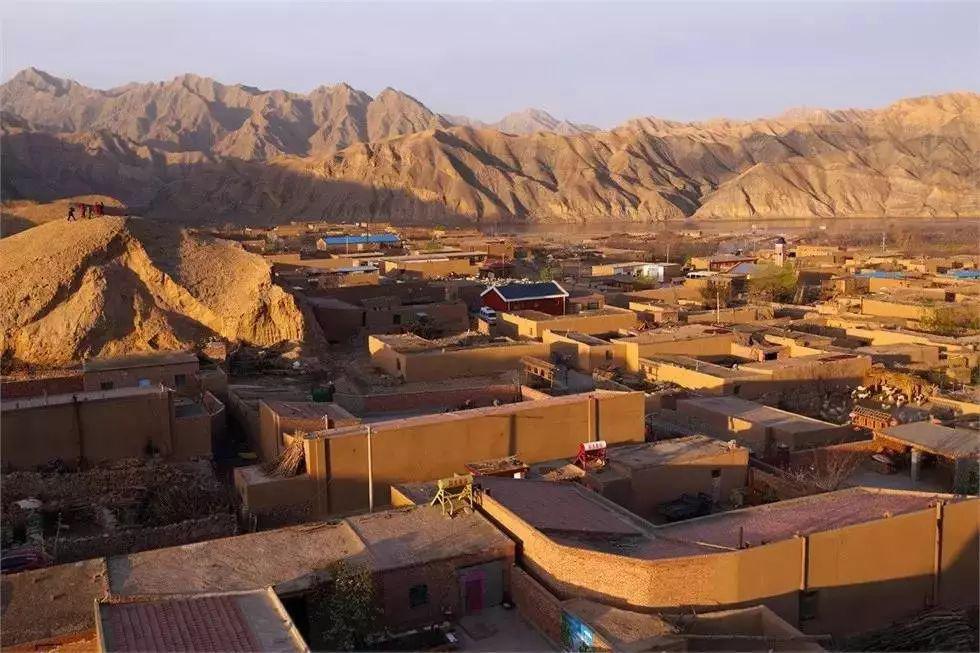 融为一体有一种灵动叫宁夏的春天万物重生的季节宁夏平原上就会奏起