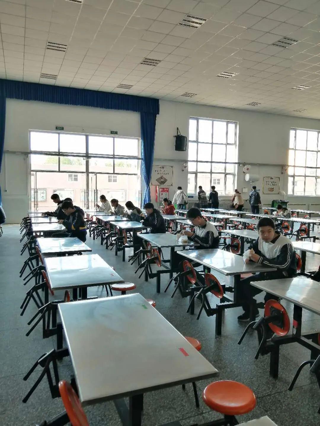 大钟庄高级中学艺术中学宿舍是这样的北大宝坻附属实验学校放学是这样