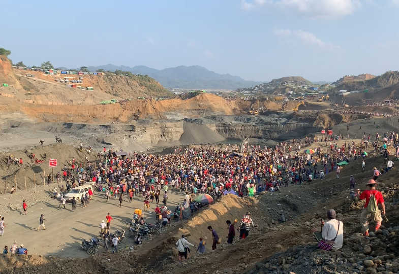 翡翠阿妹小芬疯狂的石头缅甸翡翠矿区的亡命徒