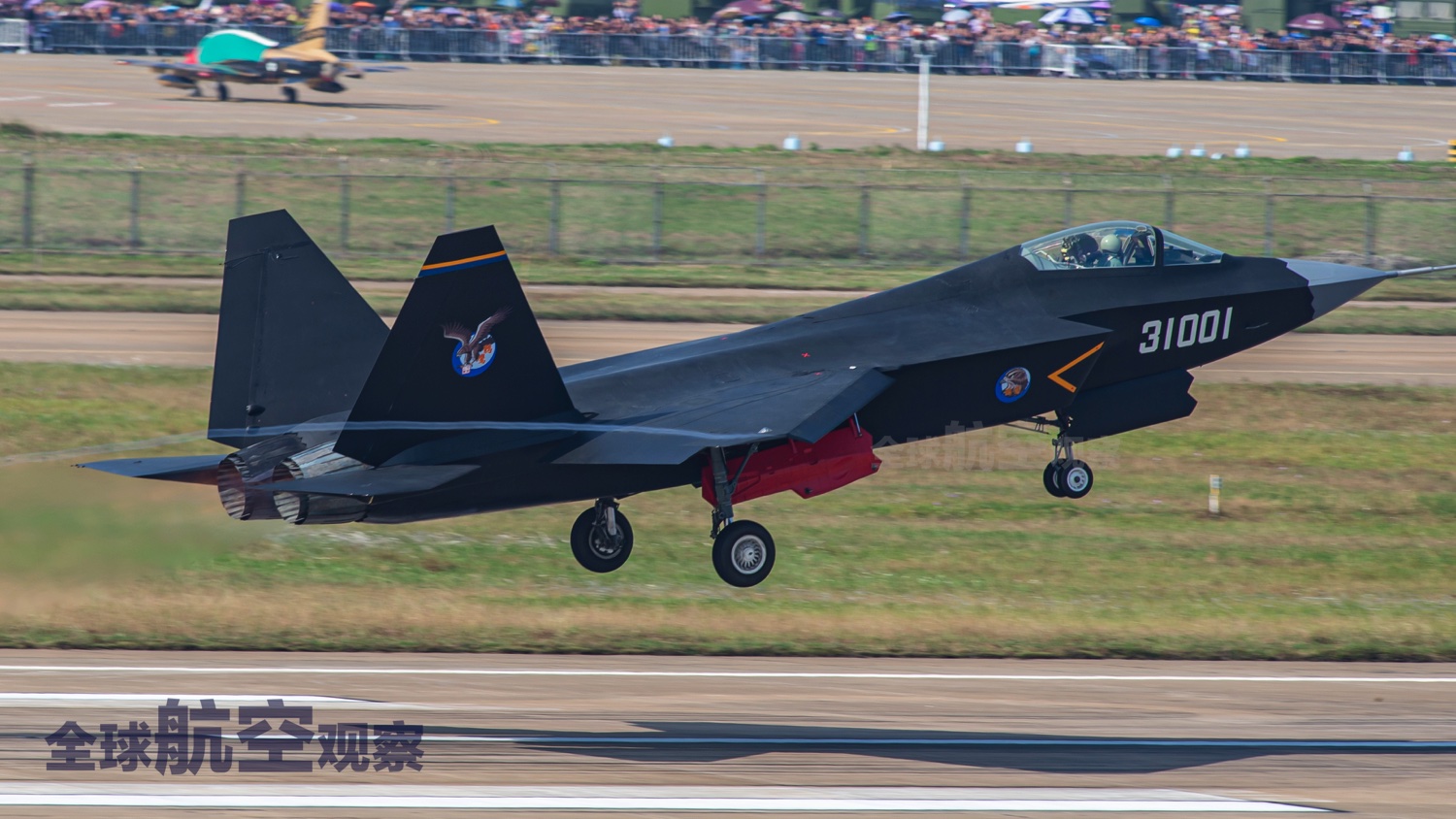 海军新型舰载机犹抱琵琶半遮面形似f22猛禽名气不比歼20低