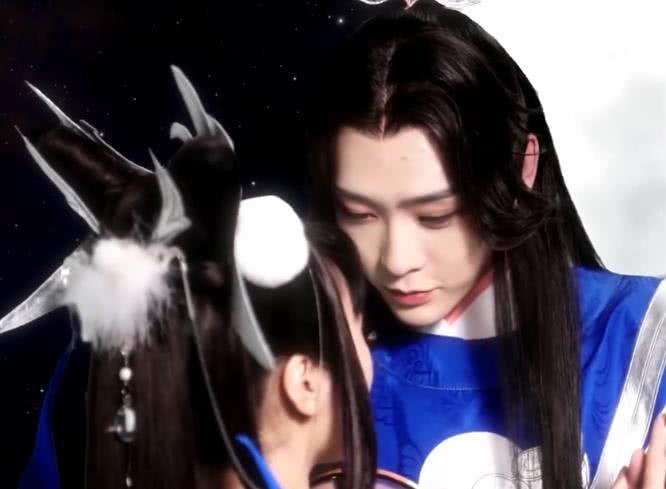 cos的人网名为古蛇samael与凶残小白兔lilith, 嫦娥与后羿是cp,这两人