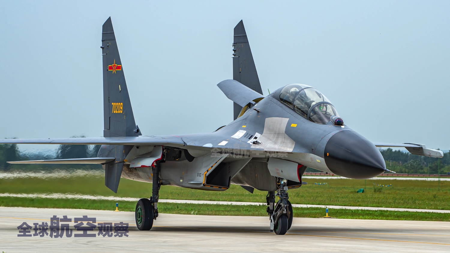 其中歼-11a是俄制苏-27sk战机的国内组装版本,歼-11b和歼-11bs战机是