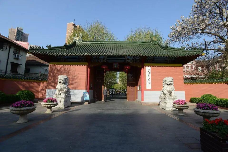 【大学早知道】沪上34所高校校门大合集!你最想进哪扇门?_校区