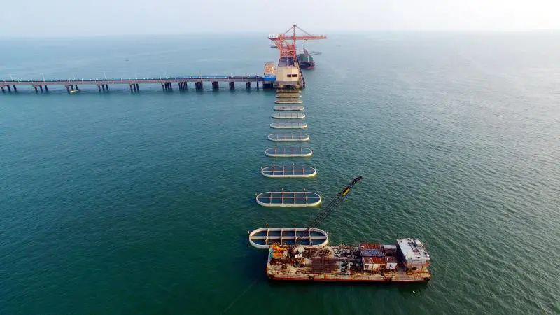 防城港钢铁基地项目专用码头103号泊位工程加快复工复产完成海上沉箱