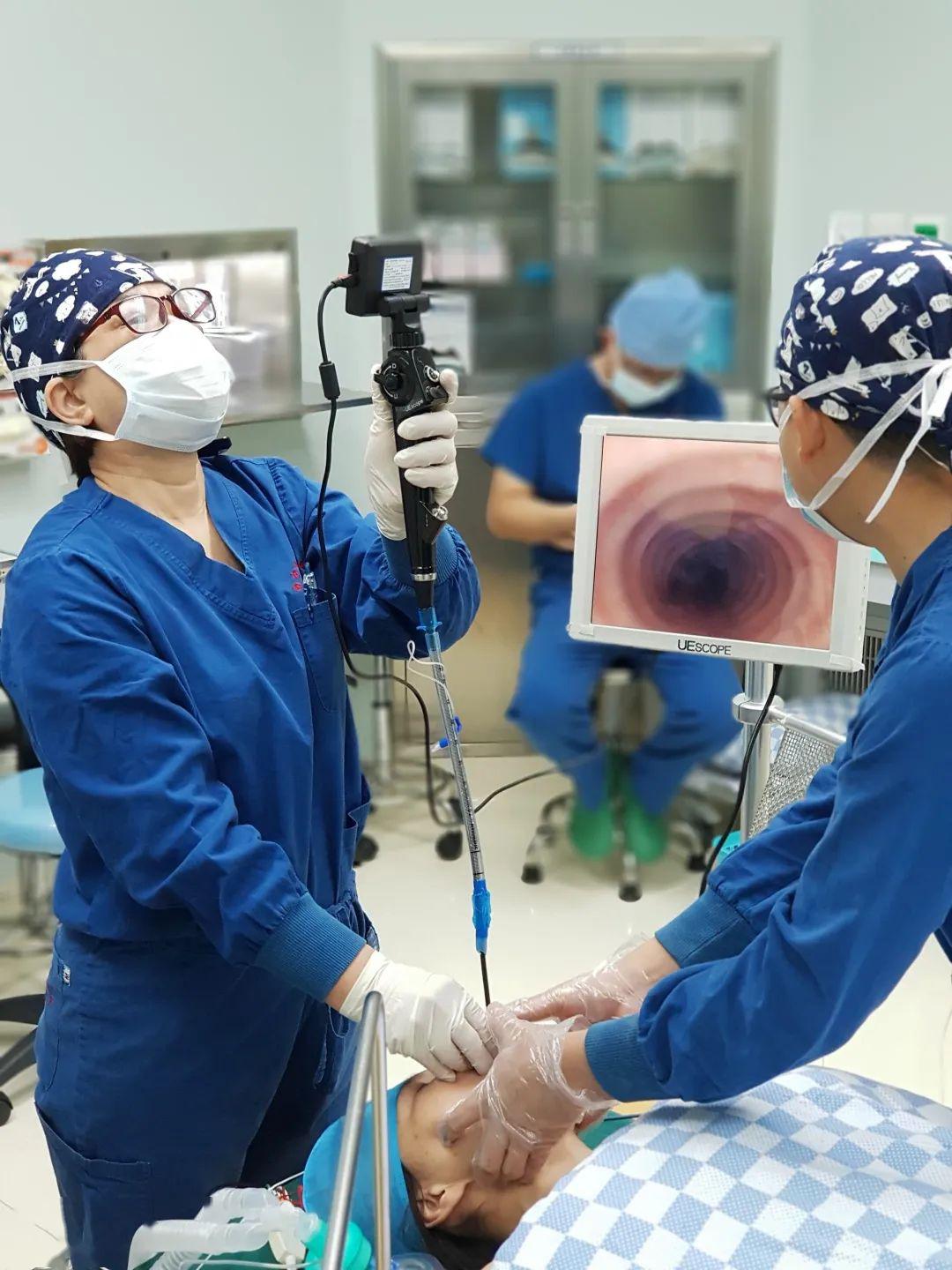 纤支镜引导气管插管消化科医生到我科学习气管插管是日菜单,每天不重